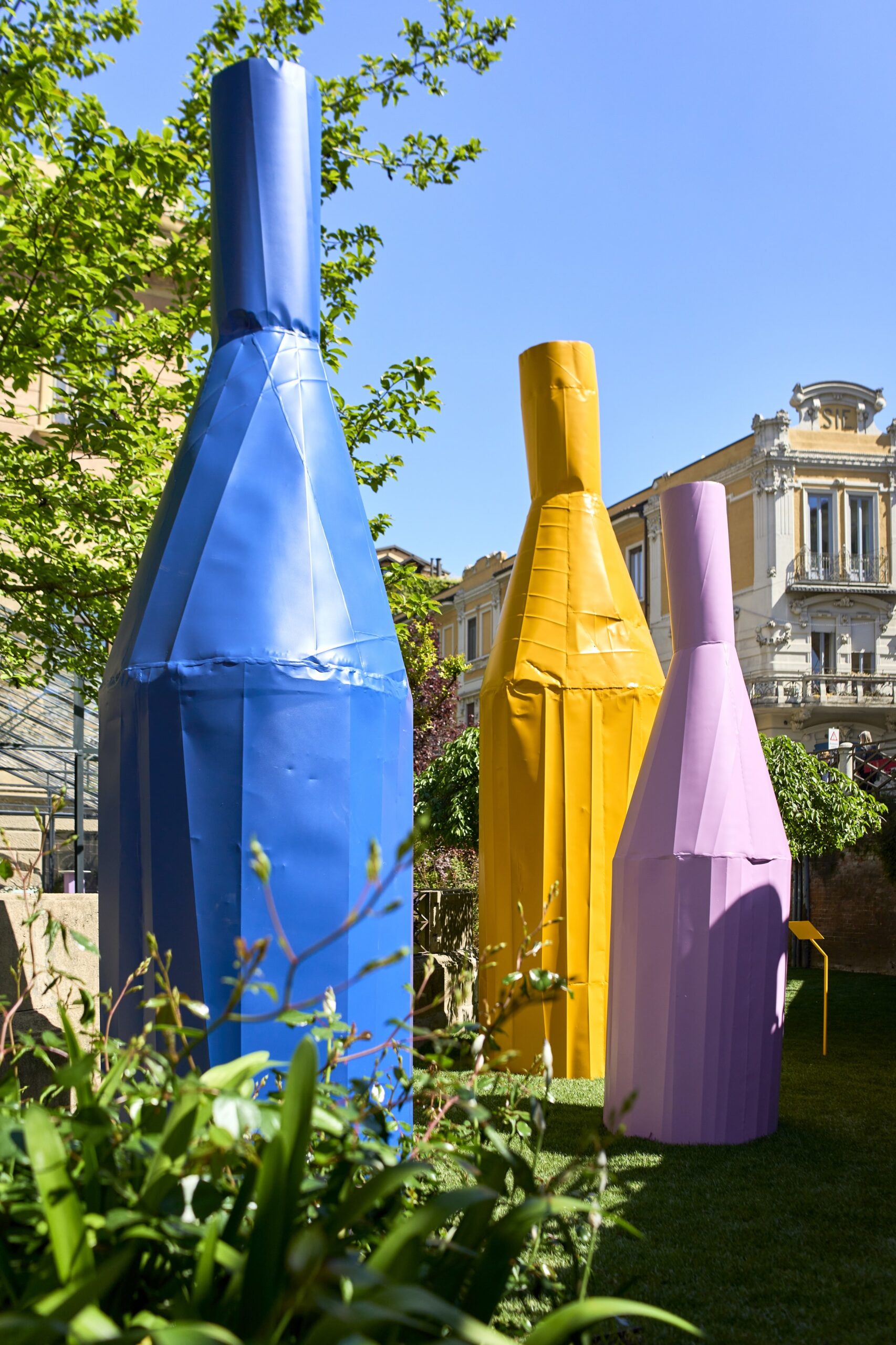 PAOLA PARONETTO x Veuve Clicquot - Special project